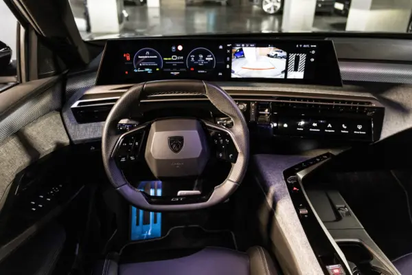 Peugeot E-5008 73 kWh GT 22