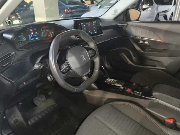 Peugeot e-2008 50 kWh Active Pack 19