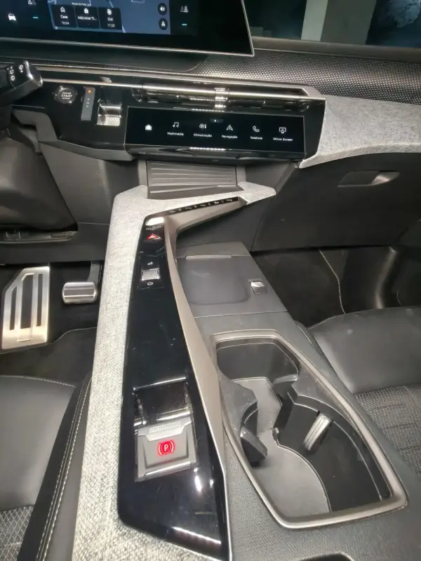 Peugeot E-5008 73 kWh GT 34