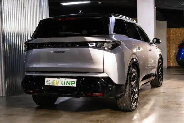 Peugeot E-5008 73 kWh GT 13