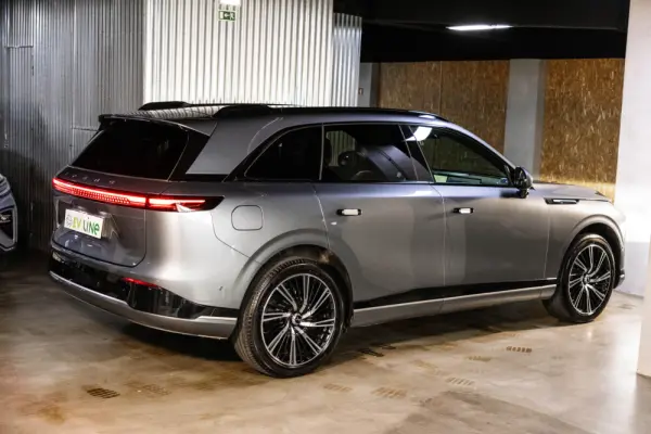 Xpeng G9 93.1 kWh Long Range+Premium Seat & Audio Pack 8