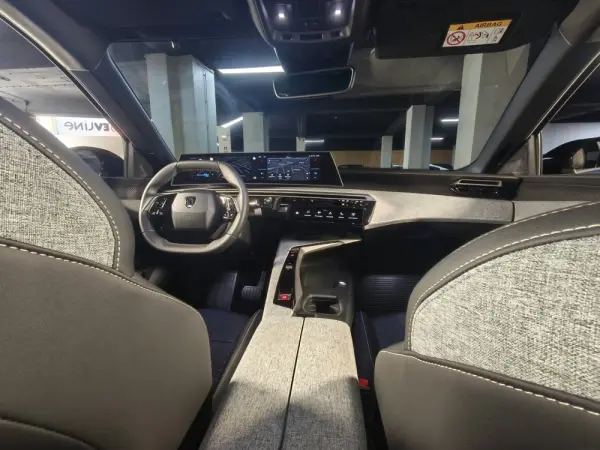 Peugeot E-3008 73 kWh Allure 25
