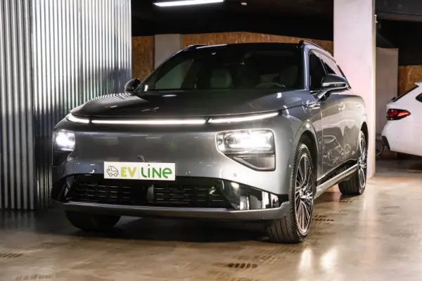 Xpeng G9 93.1 kWh Long Range+Premium Seat & Audio Pack 4
