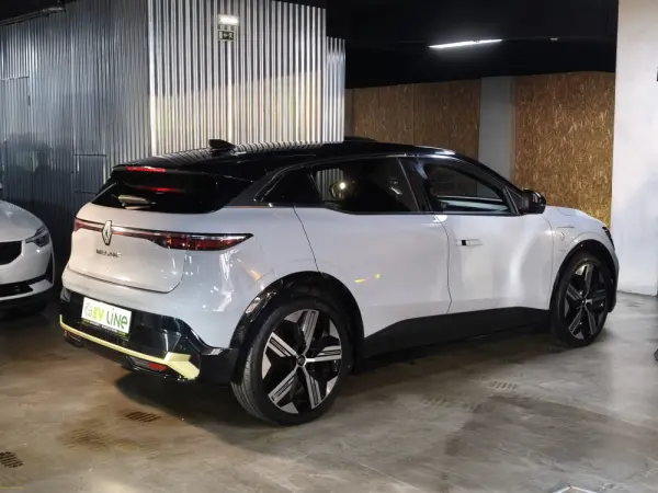 Renault Mégane E-Tech EV60 Iconic Autonomia Conforto 11