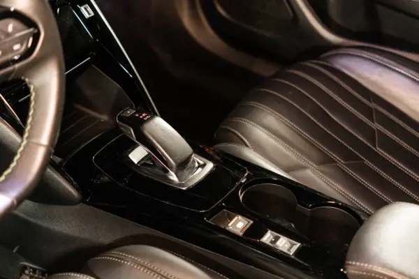 Peugeot e-2008 GT Pack 24