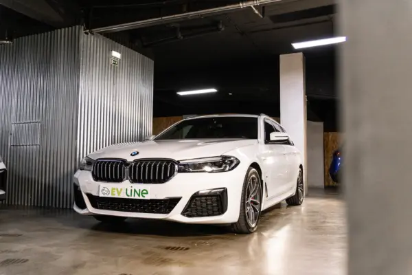 BMW 530 e Pack Desportivo M 4