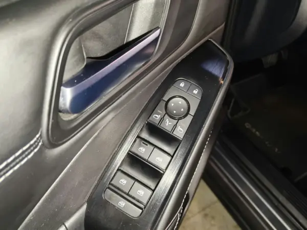 Nissan Qashqai 1.3 DIG-T N-Connecta LED Xtronic 18