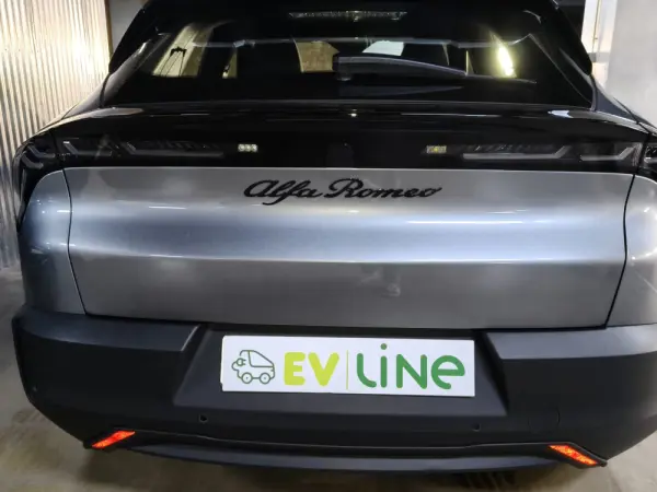 Alfa Romeo Junior 54 kWh Intensa 10