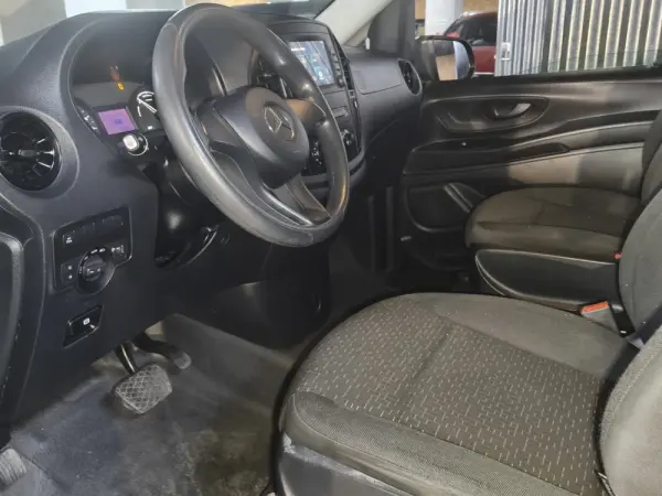 Mercedes-Benz eVito Tourer Extra-Longa PRO 18