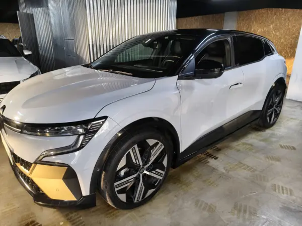 Renault Mégane E-Tech EV60 Iconic Autonomia Conforto 7