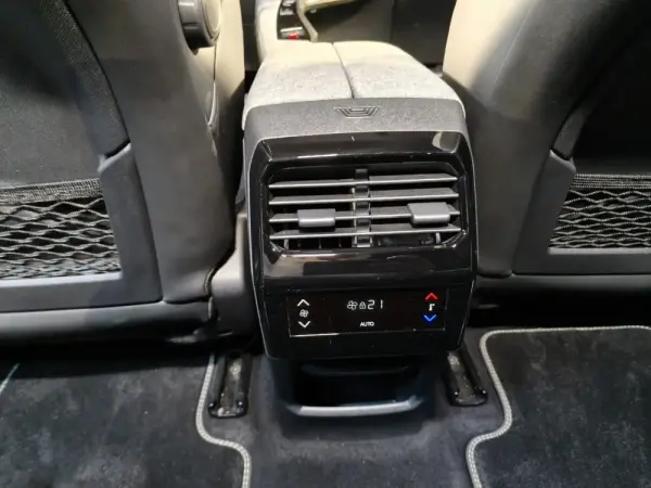 Peugeot E-5008 73 kWh GT 42