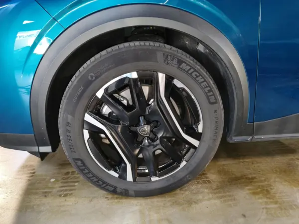 Peugeot E-3008 73 kWh Allure 16