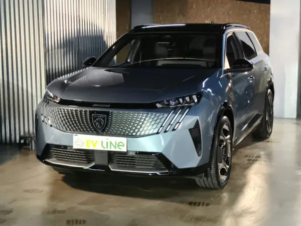 Peugeot E-5008 210 GT Exclusive 3