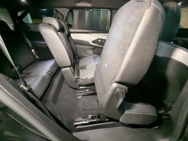 Peugeot E-5008 73 kWh GT 30