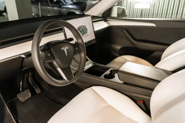 Tesla Model Y Tração Traseira 18