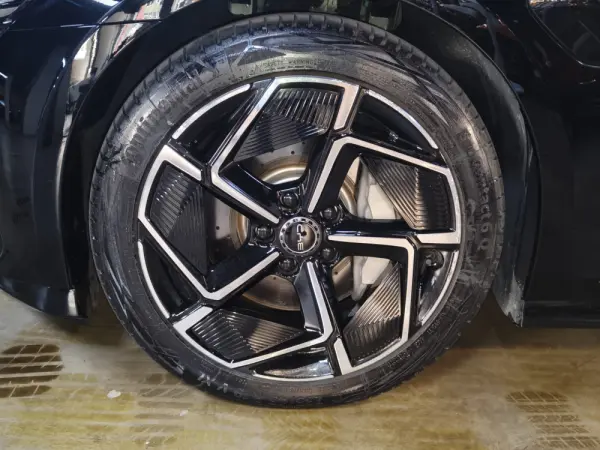 BYD Seal 82.5 kWh Design 11