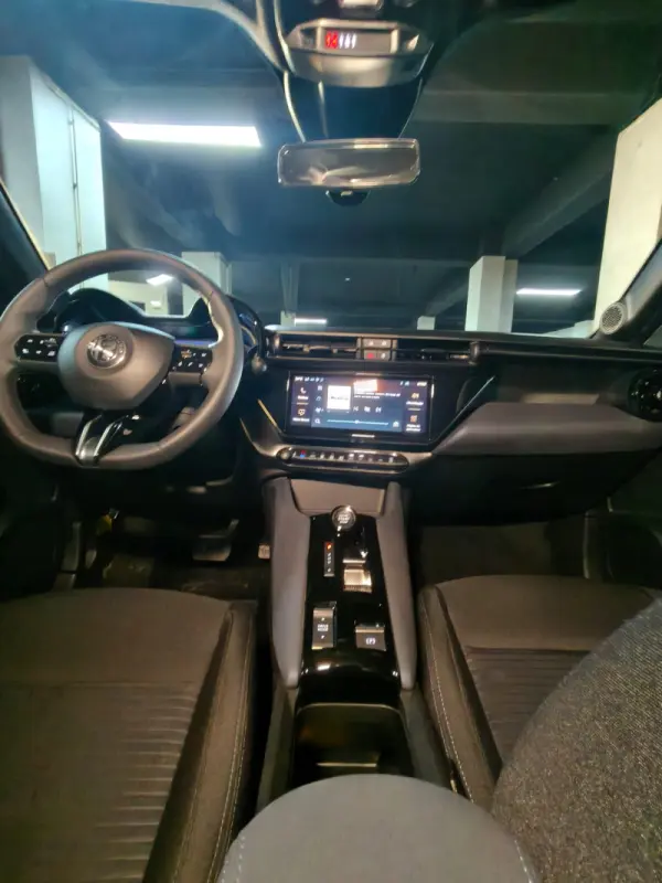 Alfa Romeo Junior Elletrica 50 kWh 26