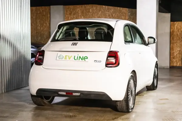 Fiat 500e 42 kWh Icon 10