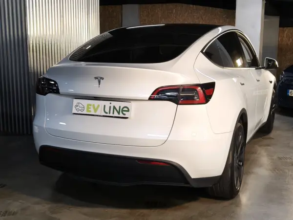 Tesla Model Y RWD 13