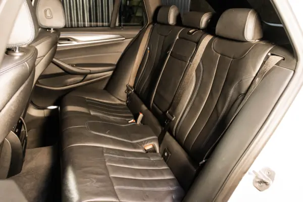 BMW 530 e Pack Desportivo M 48