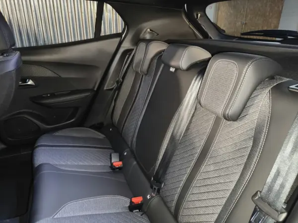 Peugeot e-2008 54 kWh Allure Allure 16