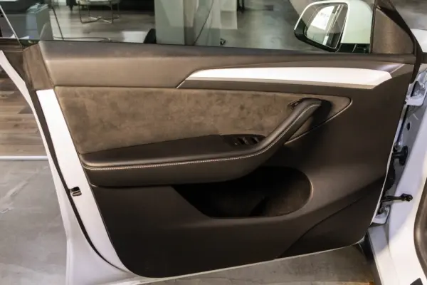Tesla Model Y Tração Traseira 31