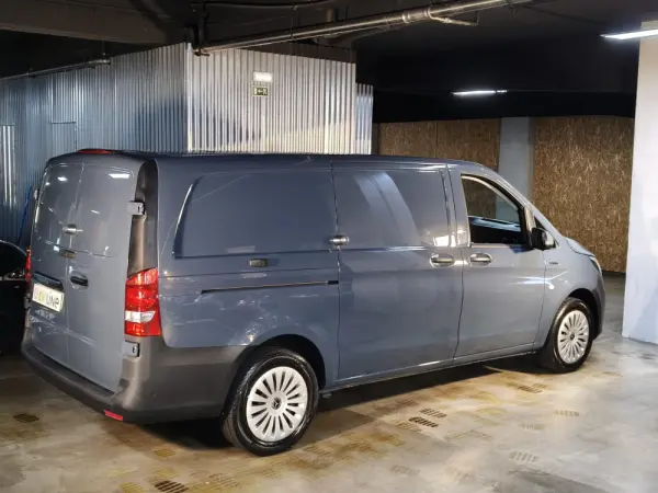 Mercedes-Benz eVito Tourer Extra-Longa PRO 7