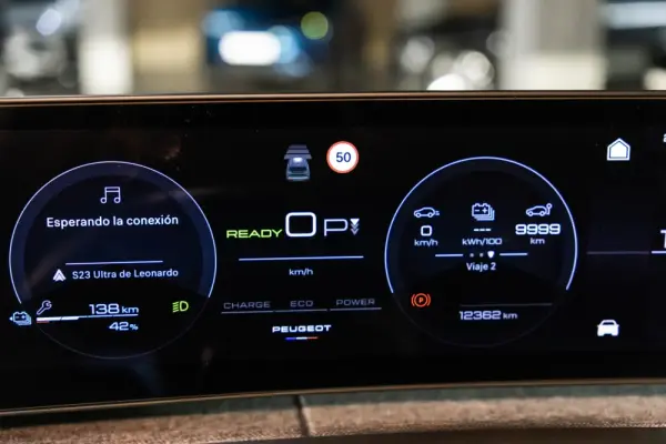 Peugeot E-5008 73 kWh GT 43