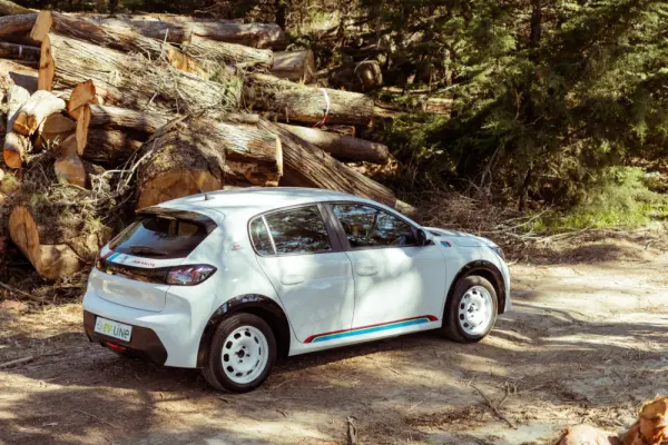 Peugeot e-208 50 kWh Active Active Business 11
