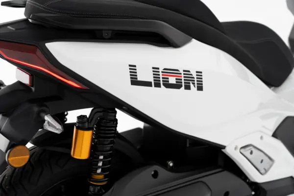 Efun Lion 180 6