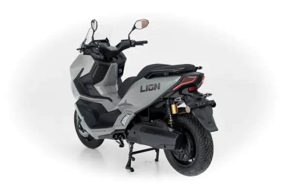 Efun Lion 180 3