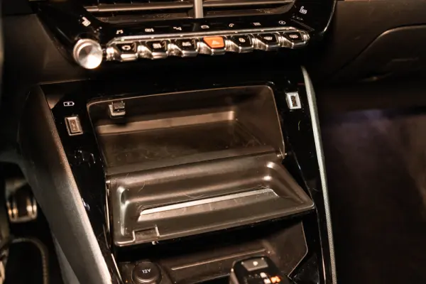 Peugeot e-2008 GT Pack 27