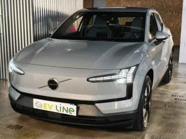 Volvo EX30 69 kWh Single Motor Extended Range Core 3