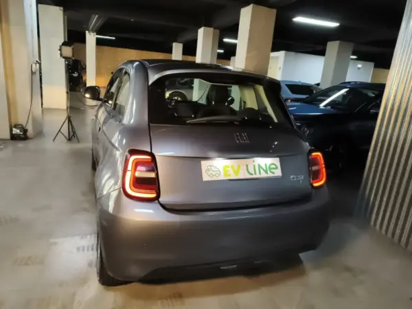 Fiat 500e 42 kWh Icon 12