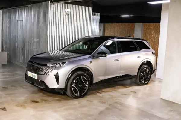 Peugeot E-5008 73 kWh GT 1