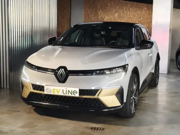 Renault Mégane E-Tech EV60 Iconic Autonomia Conforto 4
