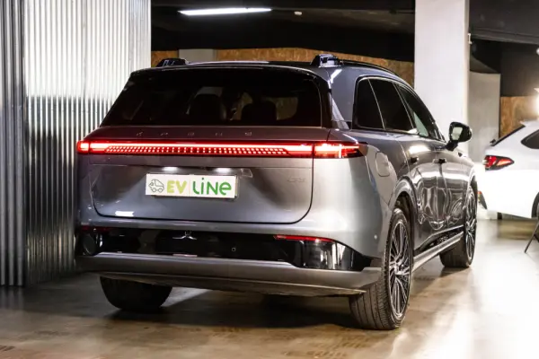 Xpeng G9 93.1 kWh Long Range+Premium Seat & Audio Pack 10