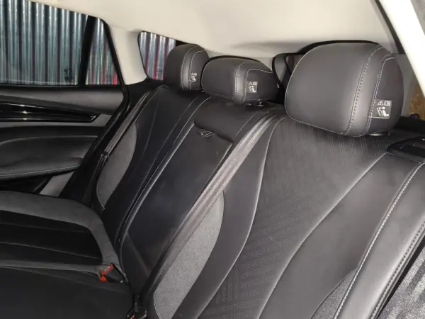 MG MG5 61 kWh Luxury 28