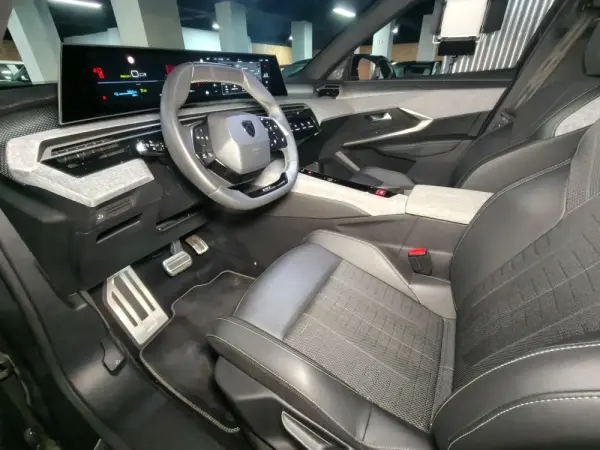 Peugeot E-5008 73 kWh GT 36