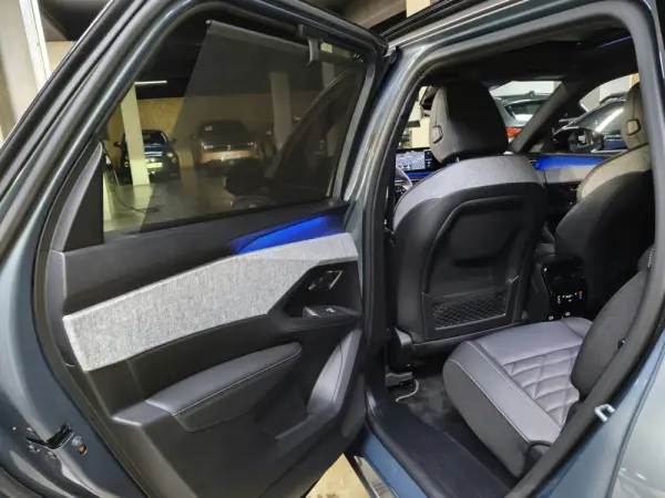 Peugeot E-5008 210 GT Exclusive 38