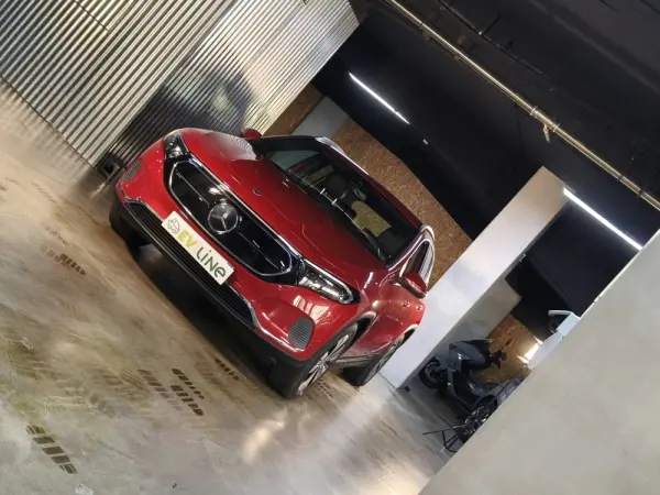 Mercedes-Benz EQA 250 Progressive 2