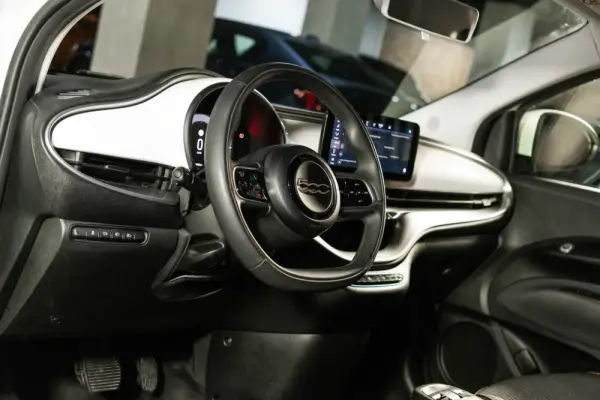 Fiat 500e 42 kWh Icon 16