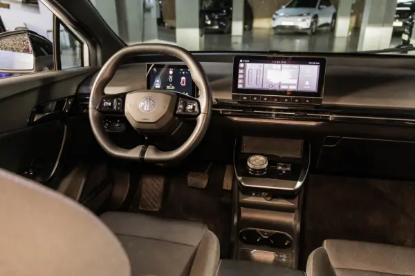 MG MG4 64 kWh Comfort 17