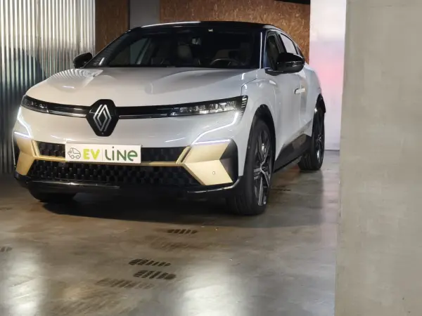 Renault Mégane E-Tech EV60 Iconic Autonomia Conforto 5