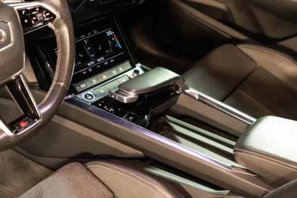 Audi e-tron 55 quattro 32