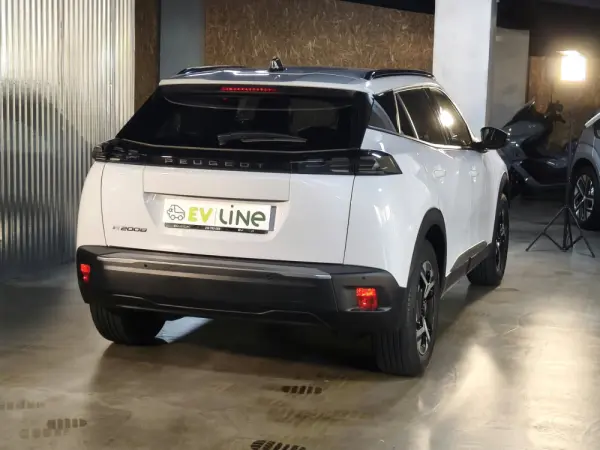 Peugeot e-2008 54 kWh Allure Allure 11