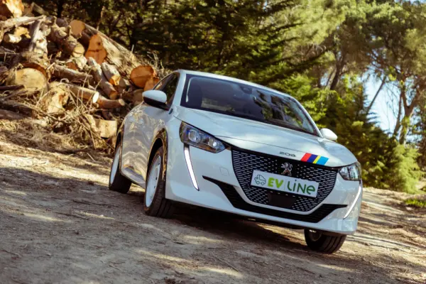 Peugeot e-208 50 kWh Active Active Business 8