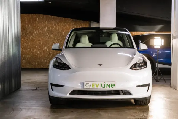 Tesla Model Y Tração Traseira 5