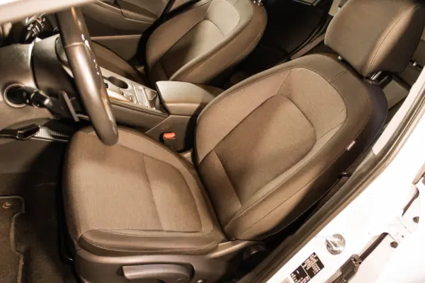 Hyundai Kauai Select 33