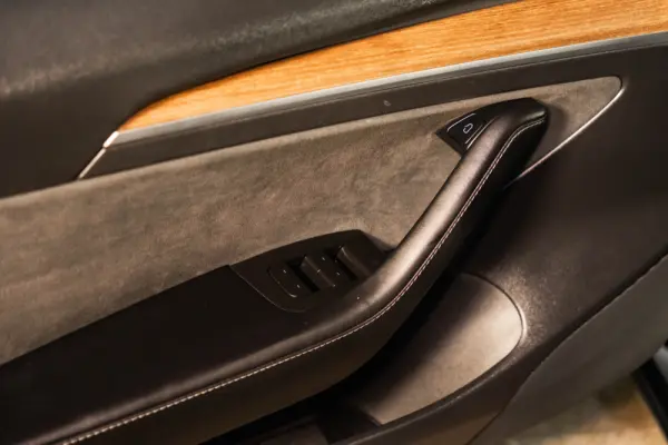 Tesla Model 3 Long Range AWD Dual Motor 34